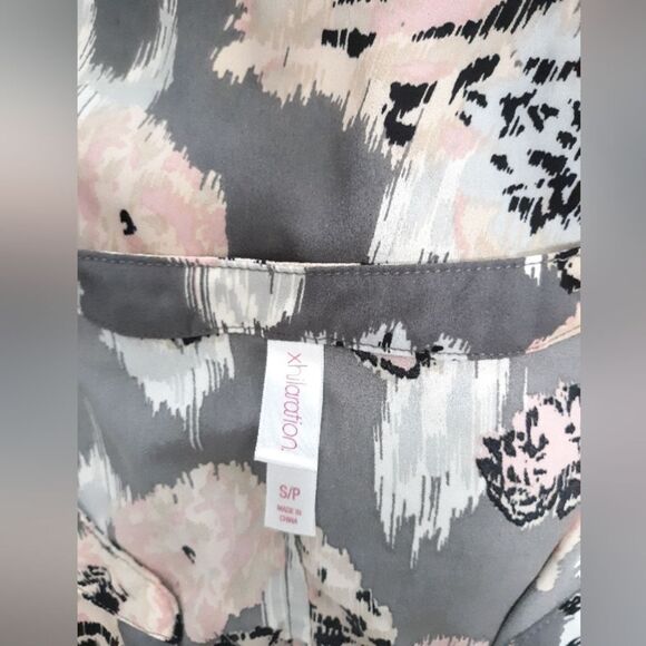 Xhilaration button down blouse - Picture 2 of 4